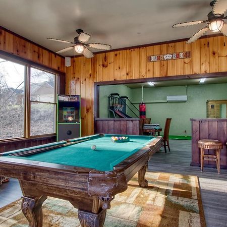 Saddleback Retreat, Game Room, Hot Tub, Wifi, 1089 Free Tickets Each Paid Day, Dollywood And More Sevierville Exterior photo