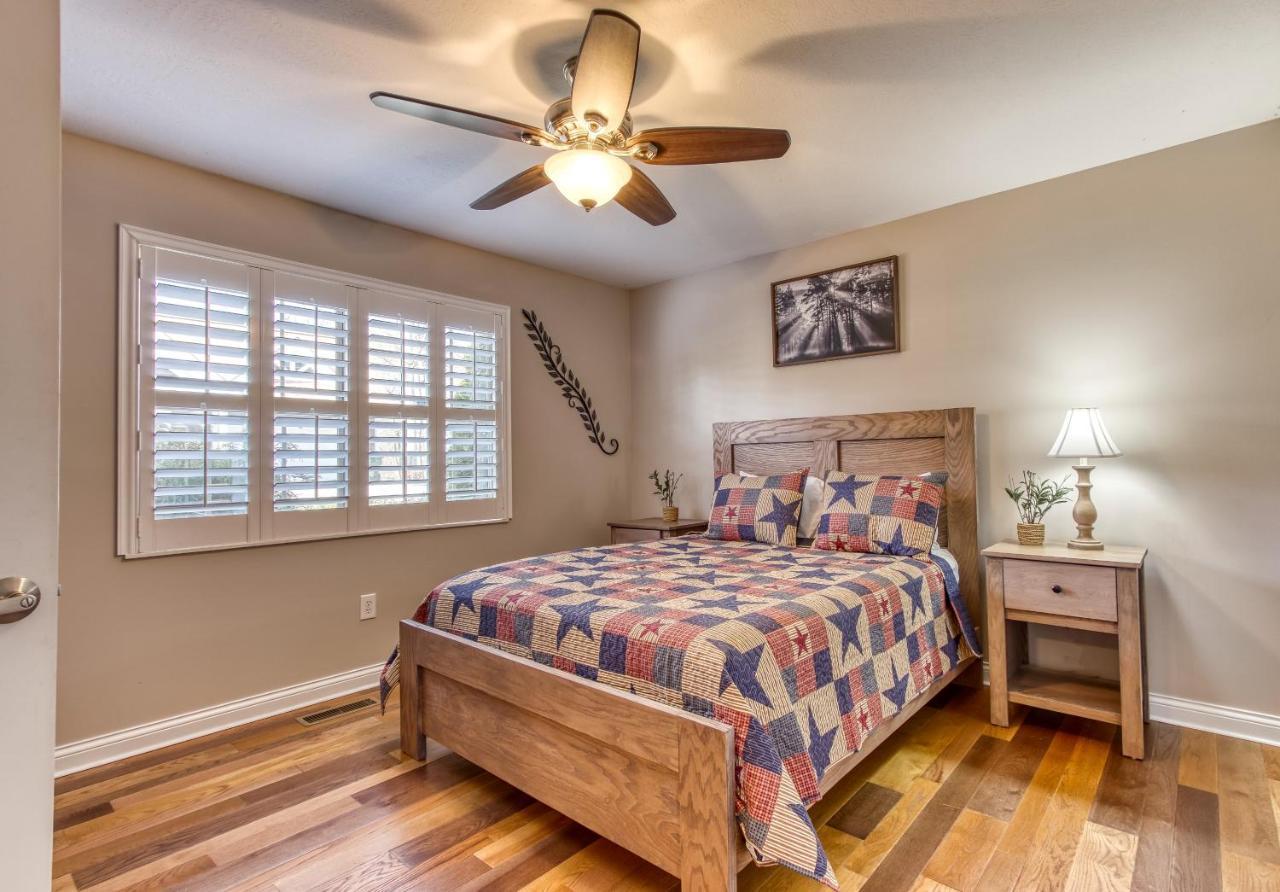 Saddleback Retreat, Game Room, Hot Tub, Wifi, 1089 Free Tickets Each Paid Day, Dollywood And More Sevierville Exterior photo