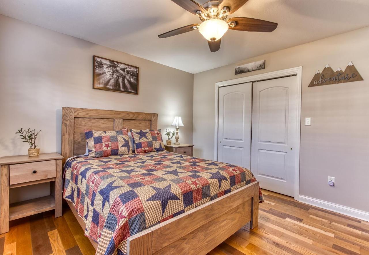 Saddleback Retreat, Game Room, Hot Tub, Wifi, 1089 Free Tickets Each Paid Day, Dollywood And More Sevierville Exterior photo