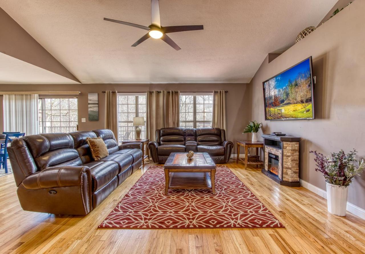 Saddleback Retreat, Game Room, Hot Tub, Wifi, 1089 Free Tickets Each Paid Day, Dollywood And More Sevierville Exterior photo