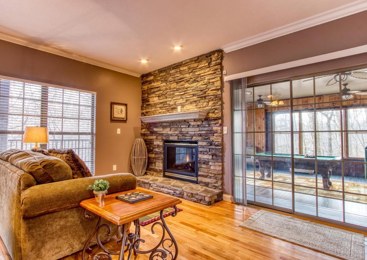 Saddleback Retreat, Game Room, Hot Tub, Wifi, 1089 Free Tickets Each Paid Day, Dollywood And More Sevierville Exterior photo