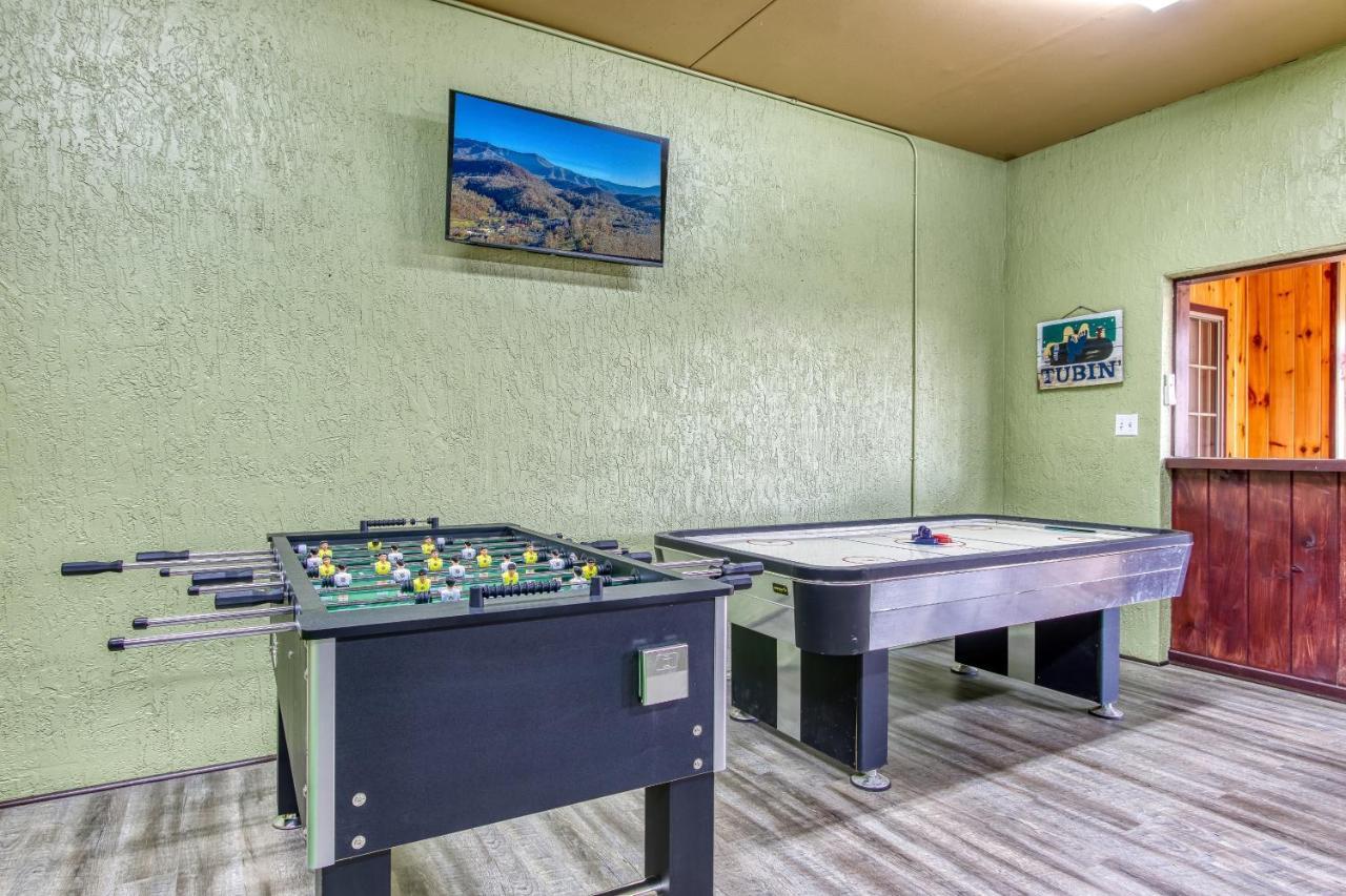 Saddleback Retreat, Game Room, Hot Tub, Wifi, 1089 Free Tickets Each Paid Day, Dollywood And More Sevierville Exterior photo