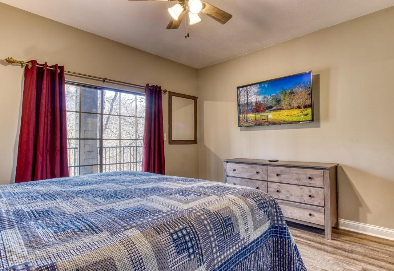 Saddleback Retreat, Game Room, Hot Tub, Wifi, 1089 Free Tickets Each Paid Day, Dollywood And More Sevierville Exterior photo