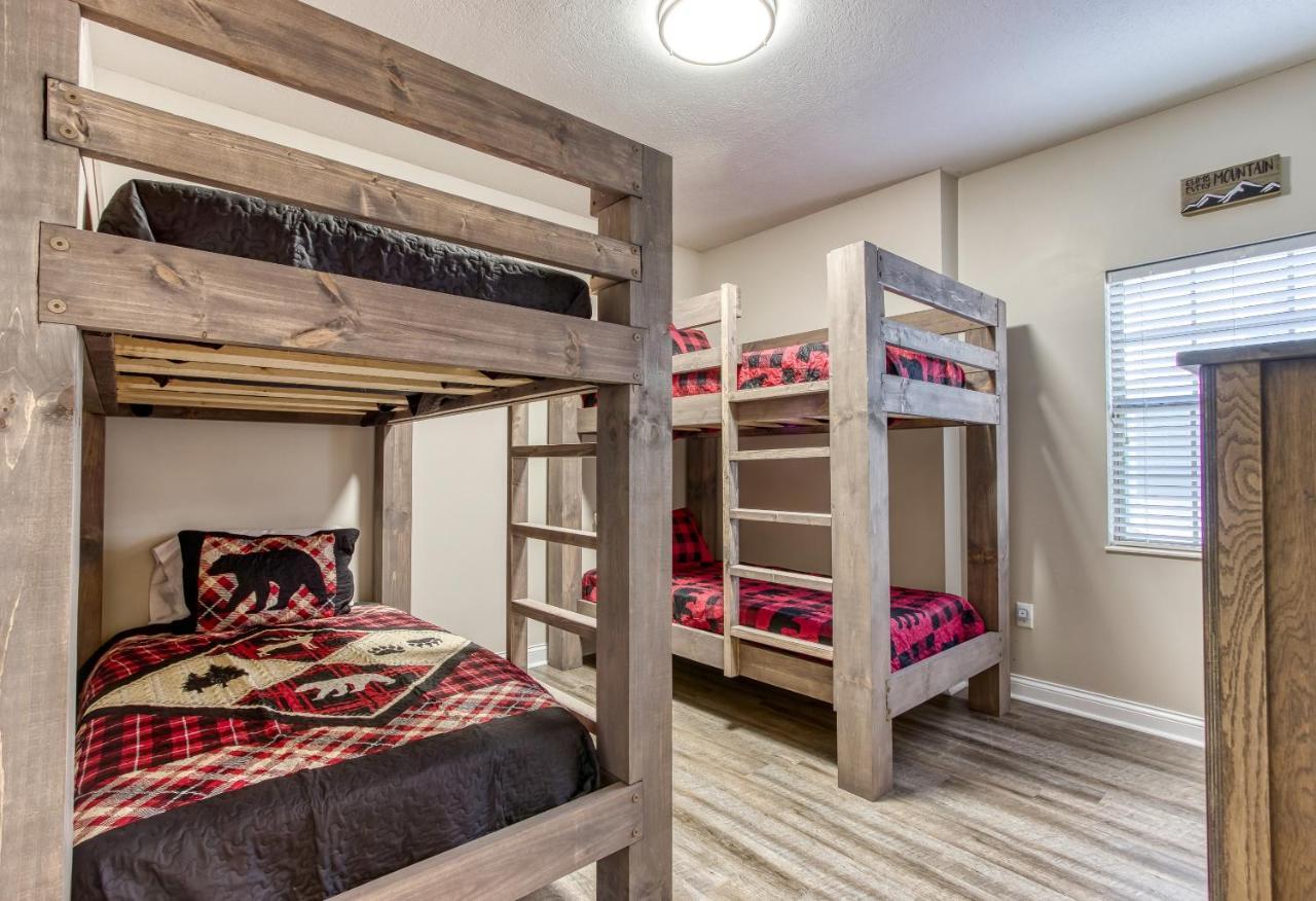 Saddleback Retreat, Game Room, Hot Tub, Wifi, 1089 Free Tickets Each Paid Day, Dollywood And More Sevierville Exterior photo